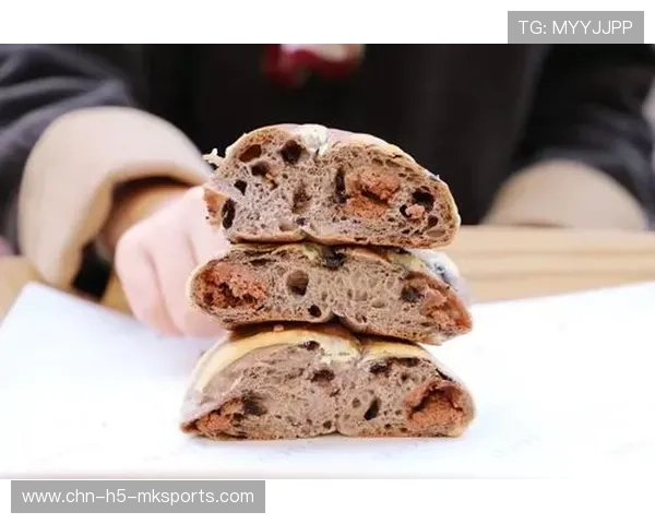 世界冠军偷吃甜品被教练训：成功背后的坚持与成长