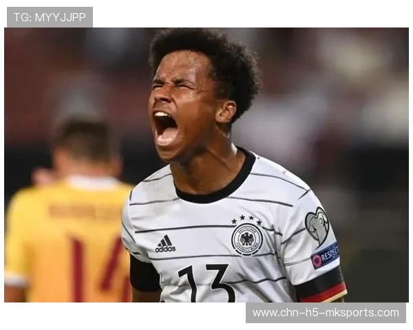 多特阿德耶米单刀一挑门将入网瞬间定格