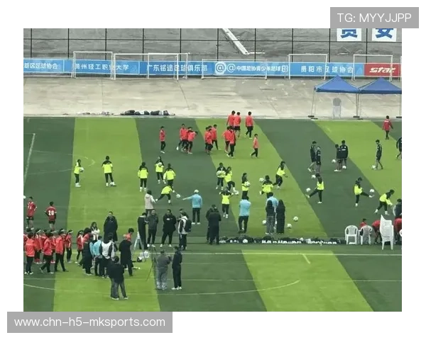 足球联赛在青训扶持中推广学校-俱乐部合作培养模式，足球青训俱乐部运营